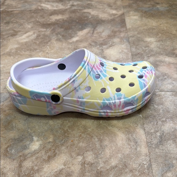 Colorful Clogs - Picture 2 of 4